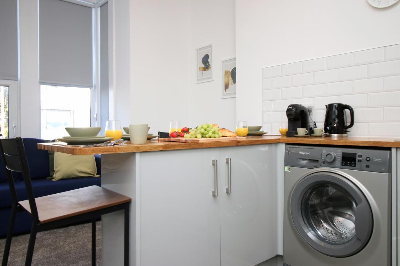 No 49 City Apartments, Perfect For Business And Leisure Stays, 10 Min Drive Into City Centre, Easy Access To Local Transport, 1Br And 2Br Available, Free Parking Cardiff Esterno foto