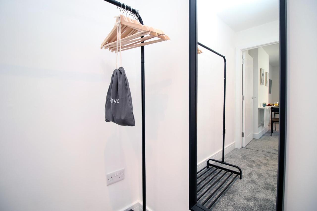 No 49 City Apartments, Perfect For Business And Leisure Stays, 10 Min Drive Into City Centre, Easy Access To Local Transport, 1Br And 2Br Available, Free Parking Cardiff Esterno foto