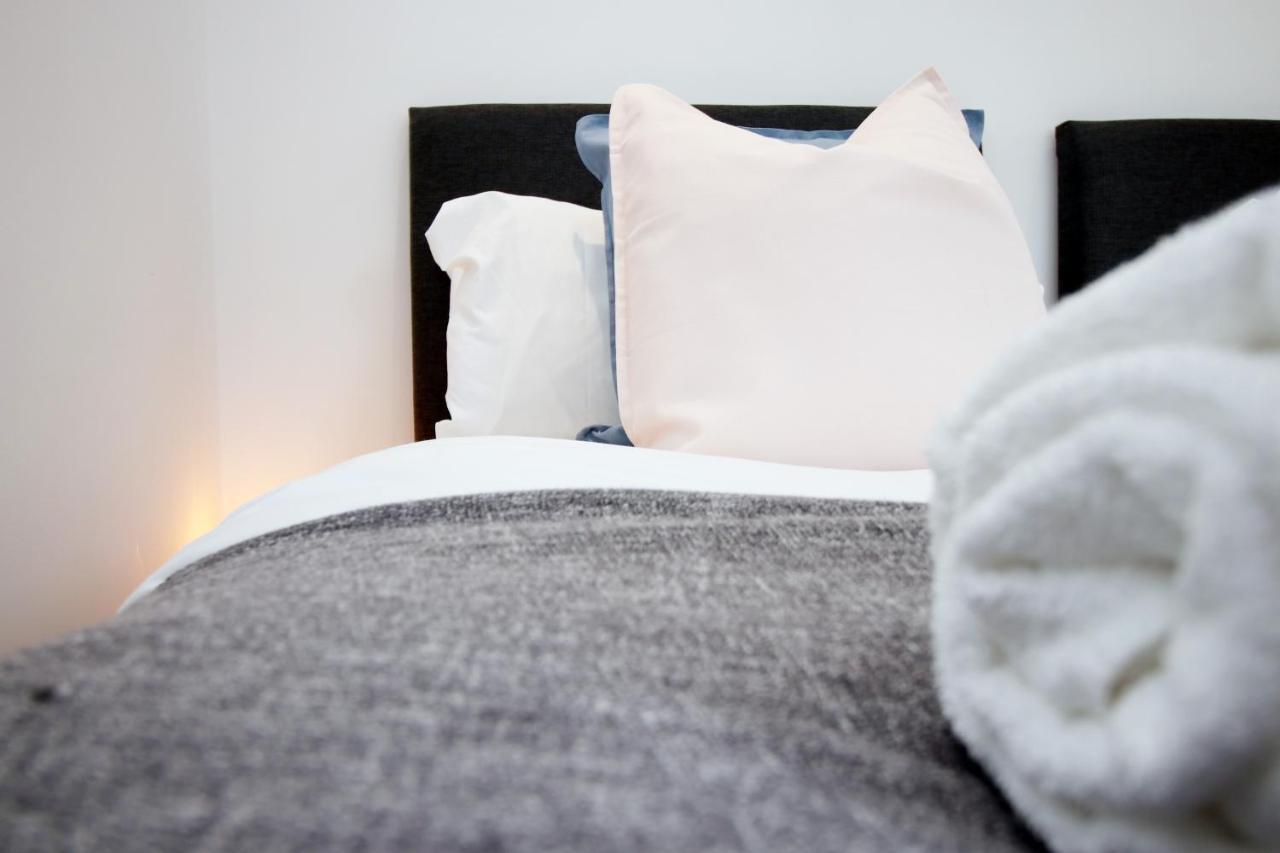 No 49 City Apartments, Perfect For Business And Leisure Stays, 10 Min Drive Into City Centre, Easy Access To Local Transport, 1Br And 2Br Available, Free Parking Cardiff Esterno foto