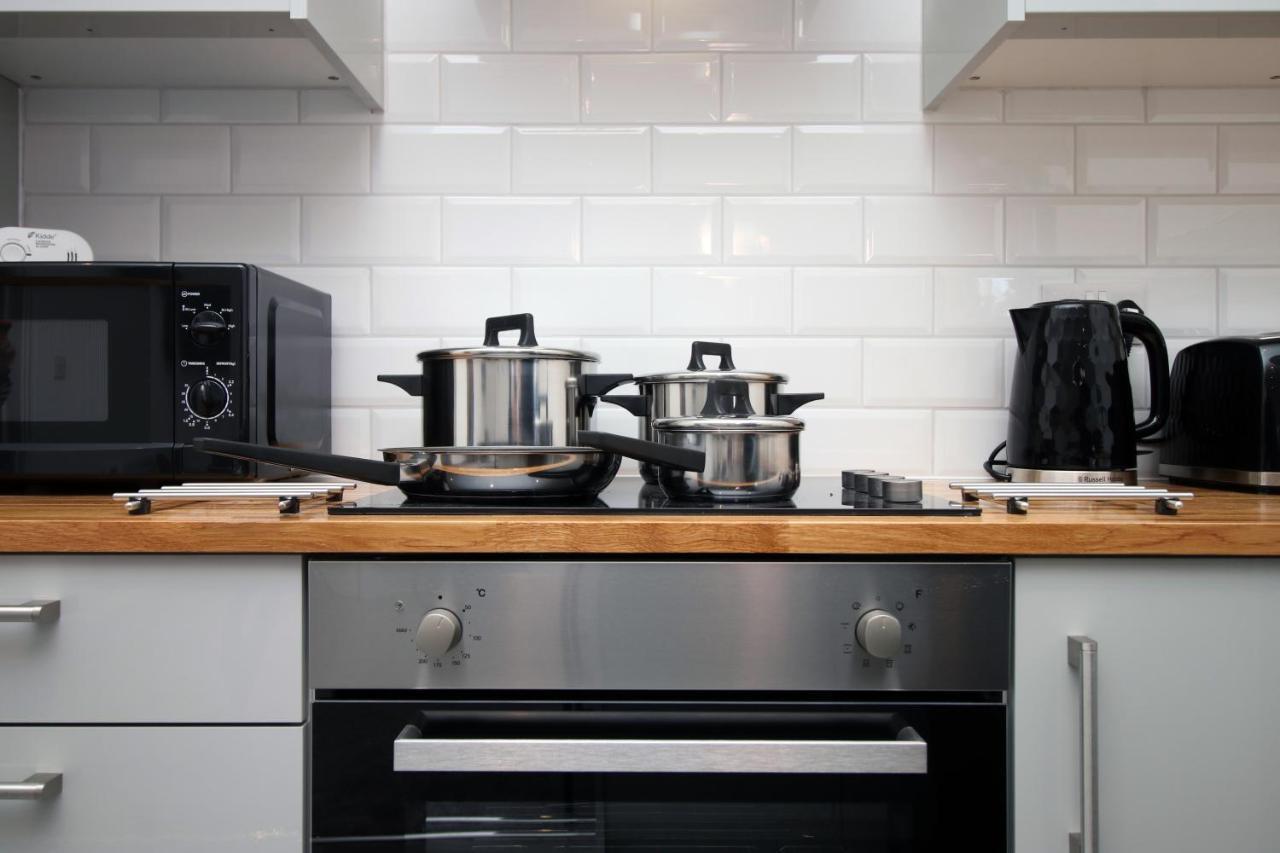 No 49 City Apartments, Perfect For Business And Leisure Stays, 10 Min Drive Into City Centre, Easy Access To Local Transport, 1Br And 2Br Available, Free Parking Cardiff Esterno foto