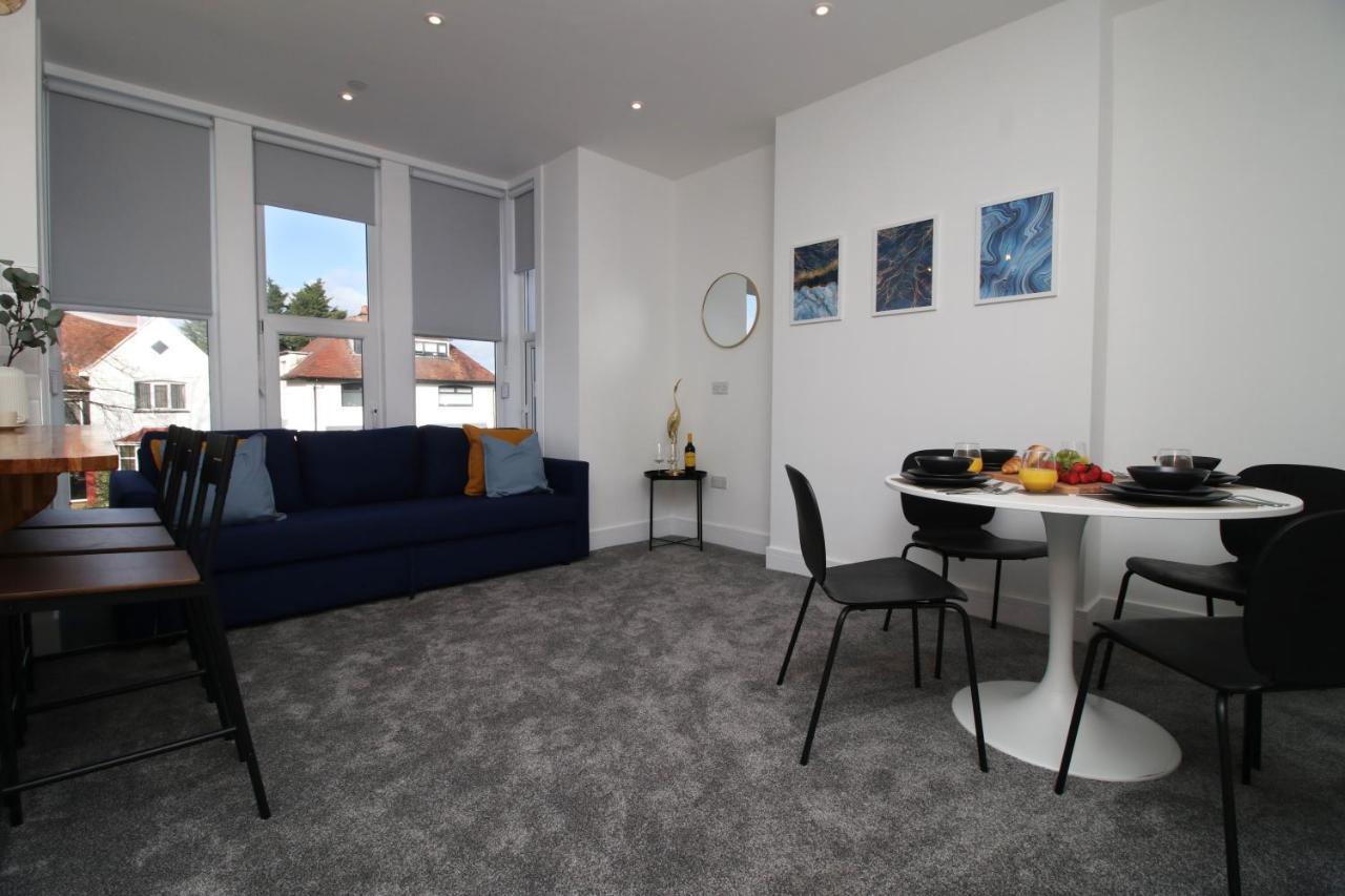 No 49 City Apartments, Perfect For Business And Leisure Stays, 10 Min Drive Into City Centre, Easy Access To Local Transport, 1Br And 2Br Available, Free Parking Cardiff Esterno foto
