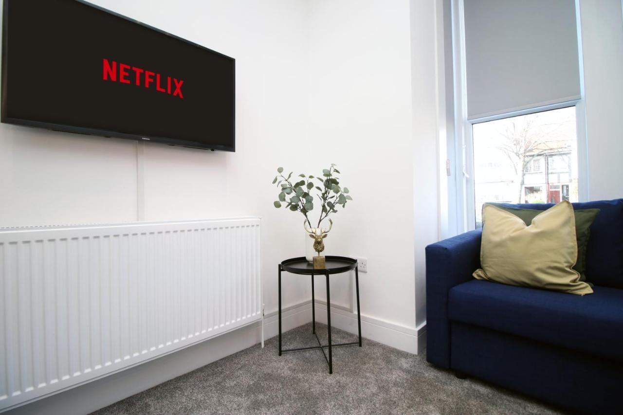 No 49 City Apartments, Perfect For Business And Leisure Stays, 10 Min Drive Into City Centre, Easy Access To Local Transport, 1Br And 2Br Available, Free Parking Cardiff Esterno foto