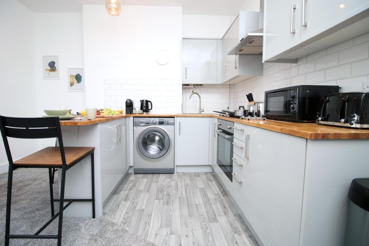 No 49 City Apartments, Perfect For Business And Leisure Stays, 10 Min Drive Into City Centre, Easy Access To Local Transport, 1Br And 2Br Available, Free Parking Cardiff Esterno foto