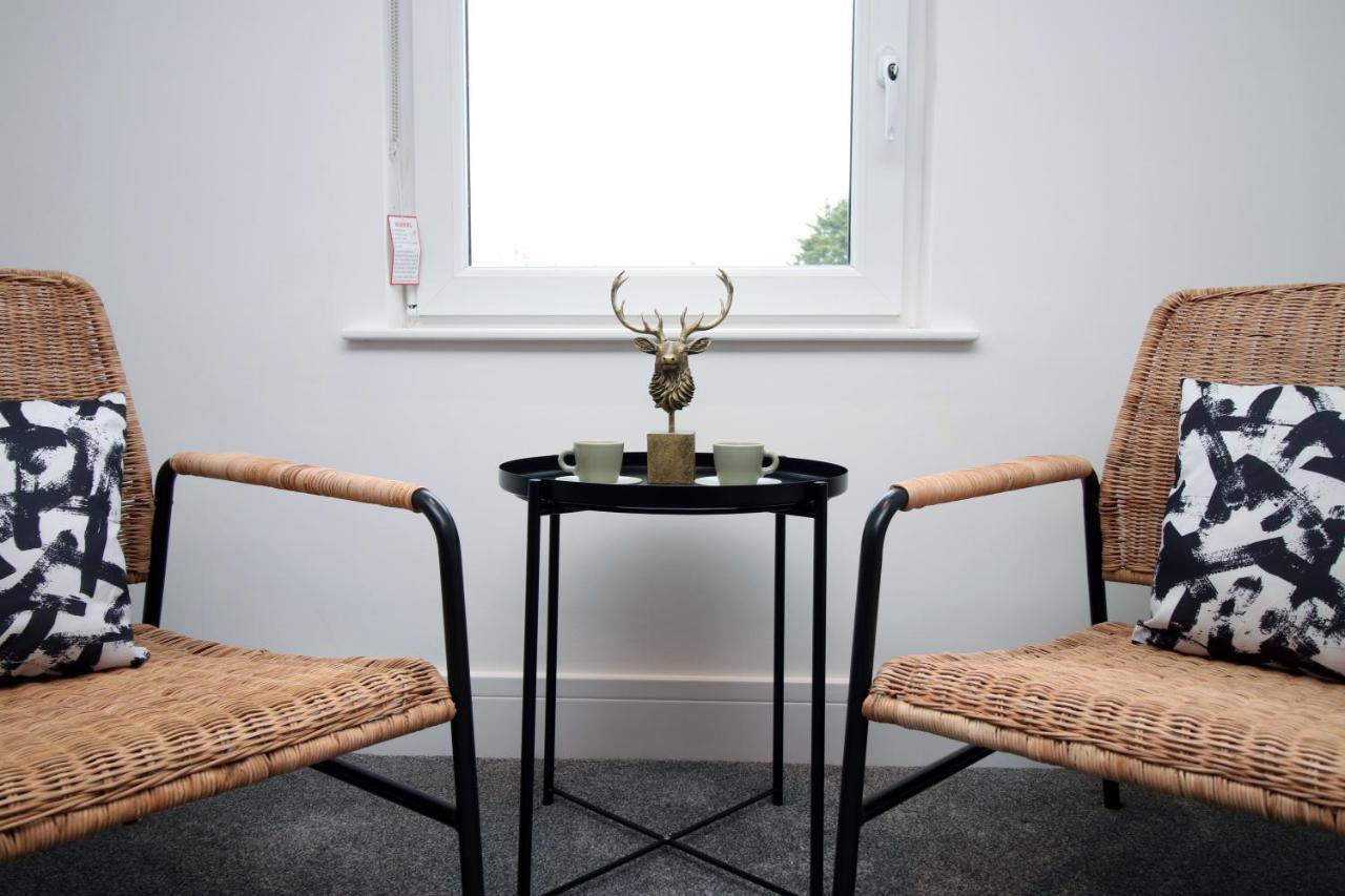No 49 City Apartments, Perfect For Business And Leisure Stays, 10 Min Drive Into City Centre, Easy Access To Local Transport, 1Br And 2Br Available, Free Parking Cardiff Esterno foto