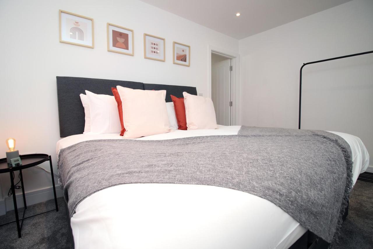 No 49 City Apartments, Perfect For Business And Leisure Stays, 10 Min Drive Into City Centre, Easy Access To Local Transport, 1Br And 2Br Available, Free Parking Cardiff Esterno foto
