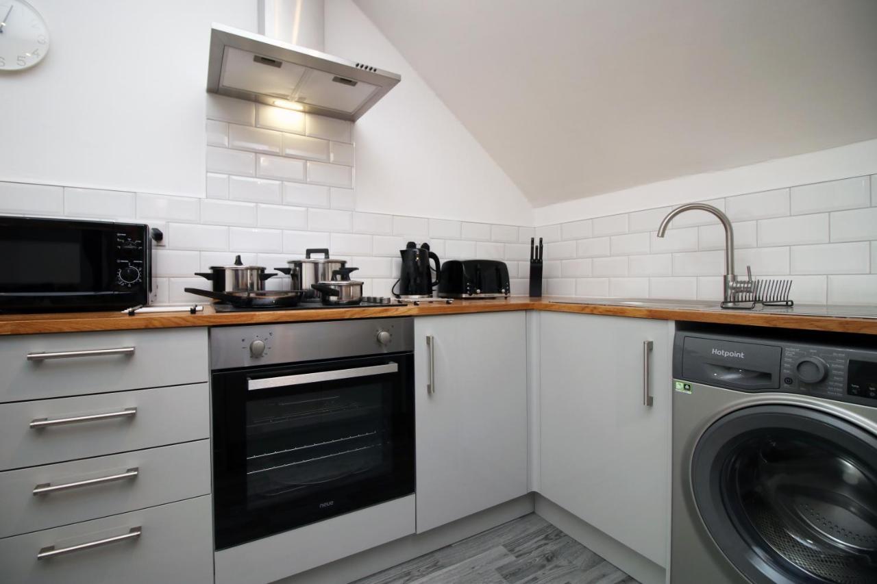 No 49 City Apartments, Perfect For Business And Leisure Stays, 10 Min Drive Into City Centre, Easy Access To Local Transport, 1Br And 2Br Available, Free Parking Cardiff Esterno foto