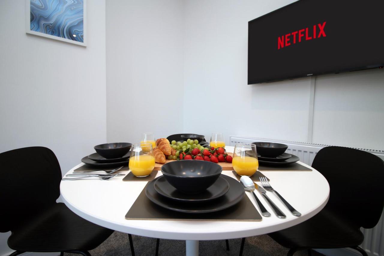 No 49 City Apartments, Perfect For Business And Leisure Stays, 10 Min Drive Into City Centre, Easy Access To Local Transport, 1Br And 2Br Available, Free Parking Cardiff Esterno foto