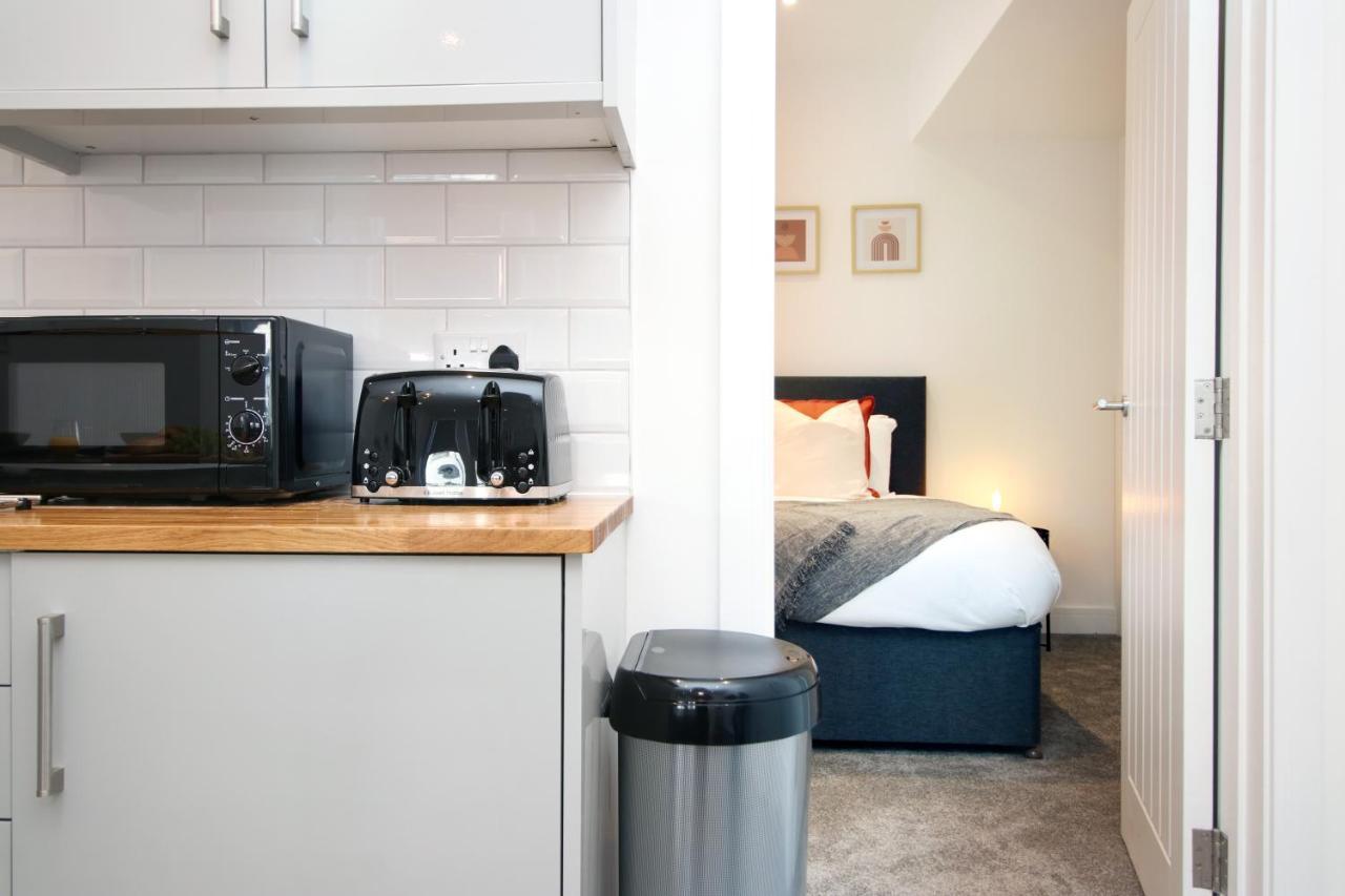 No 49 City Apartments, Perfect For Business And Leisure Stays, 10 Min Drive Into City Centre, Easy Access To Local Transport, 1Br And 2Br Available, Free Parking Cardiff Esterno foto