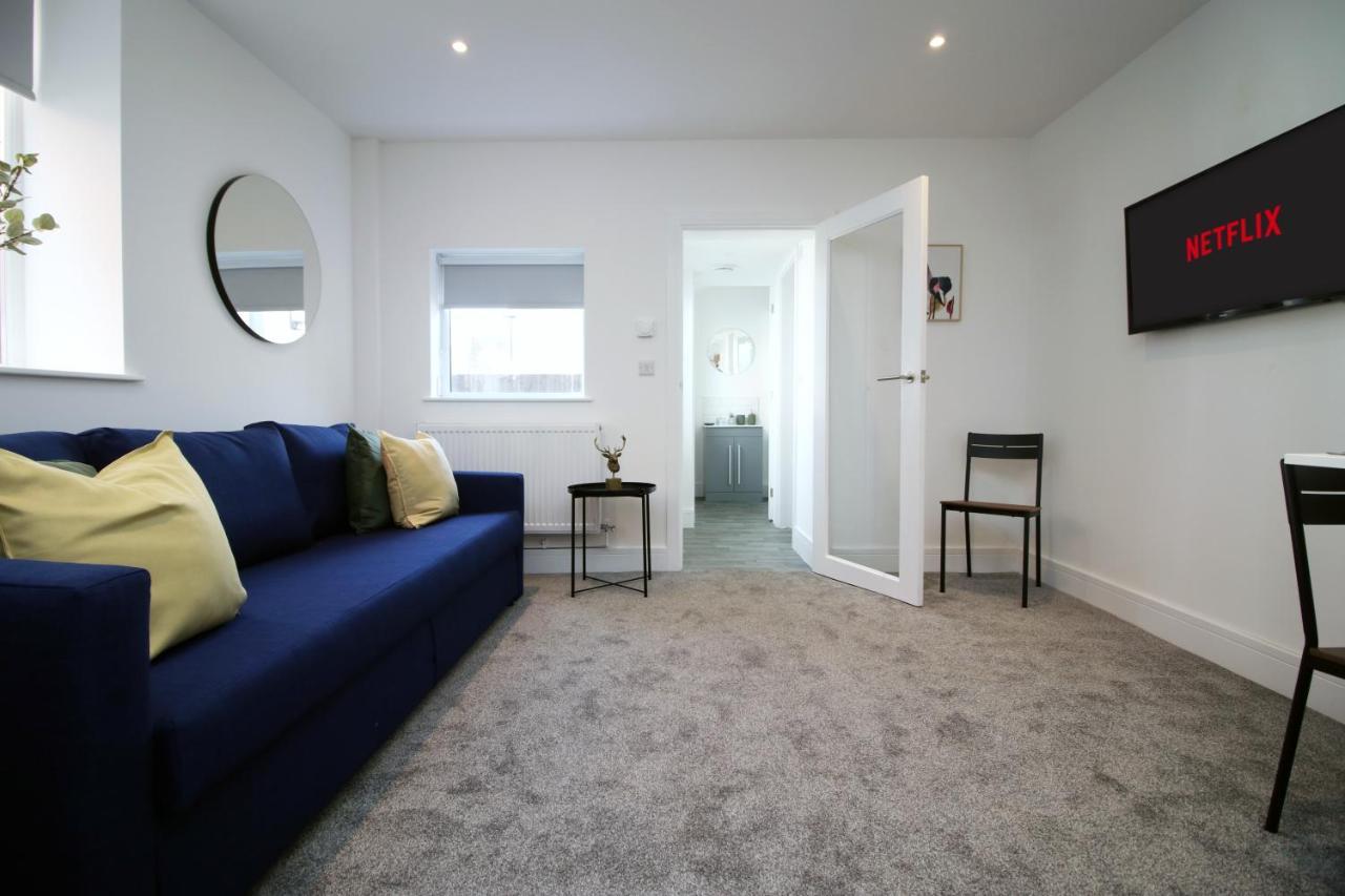 No 49 City Apartments, Perfect For Business And Leisure Stays, 10 Min Drive Into City Centre, Easy Access To Local Transport, 1Br And 2Br Available, Free Parking Cardiff Esterno foto