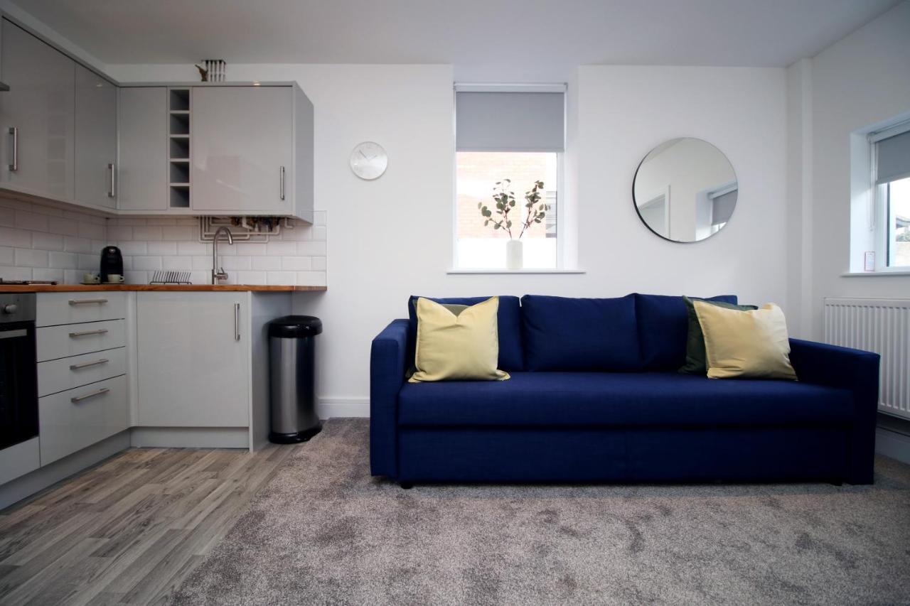 No 49 City Apartments, Perfect For Business And Leisure Stays, 10 Min Drive Into City Centre, Easy Access To Local Transport, 1Br And 2Br Available, Free Parking Cardiff Esterno foto