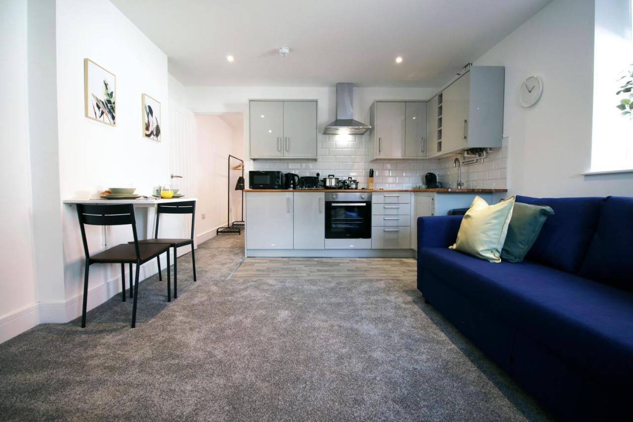 No 49 City Apartments, Perfect For Business And Leisure Stays, 10 Min Drive Into City Centre, Easy Access To Local Transport, 1Br And 2Br Available, Free Parking Cardiff Esterno foto