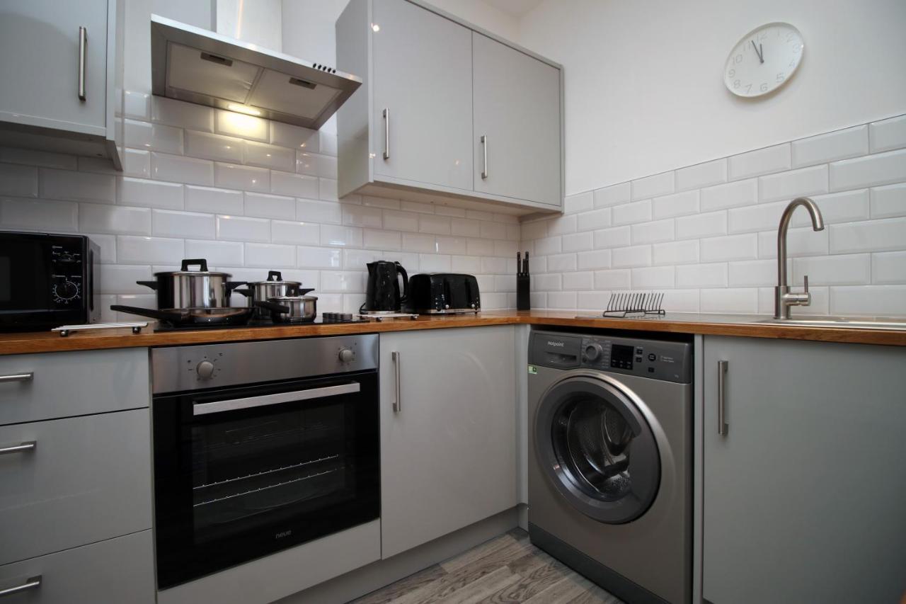 No 49 City Apartments, Perfect For Business And Leisure Stays, 10 Min Drive Into City Centre, Easy Access To Local Transport, 1Br And 2Br Available, Free Parking Cardiff Esterno foto