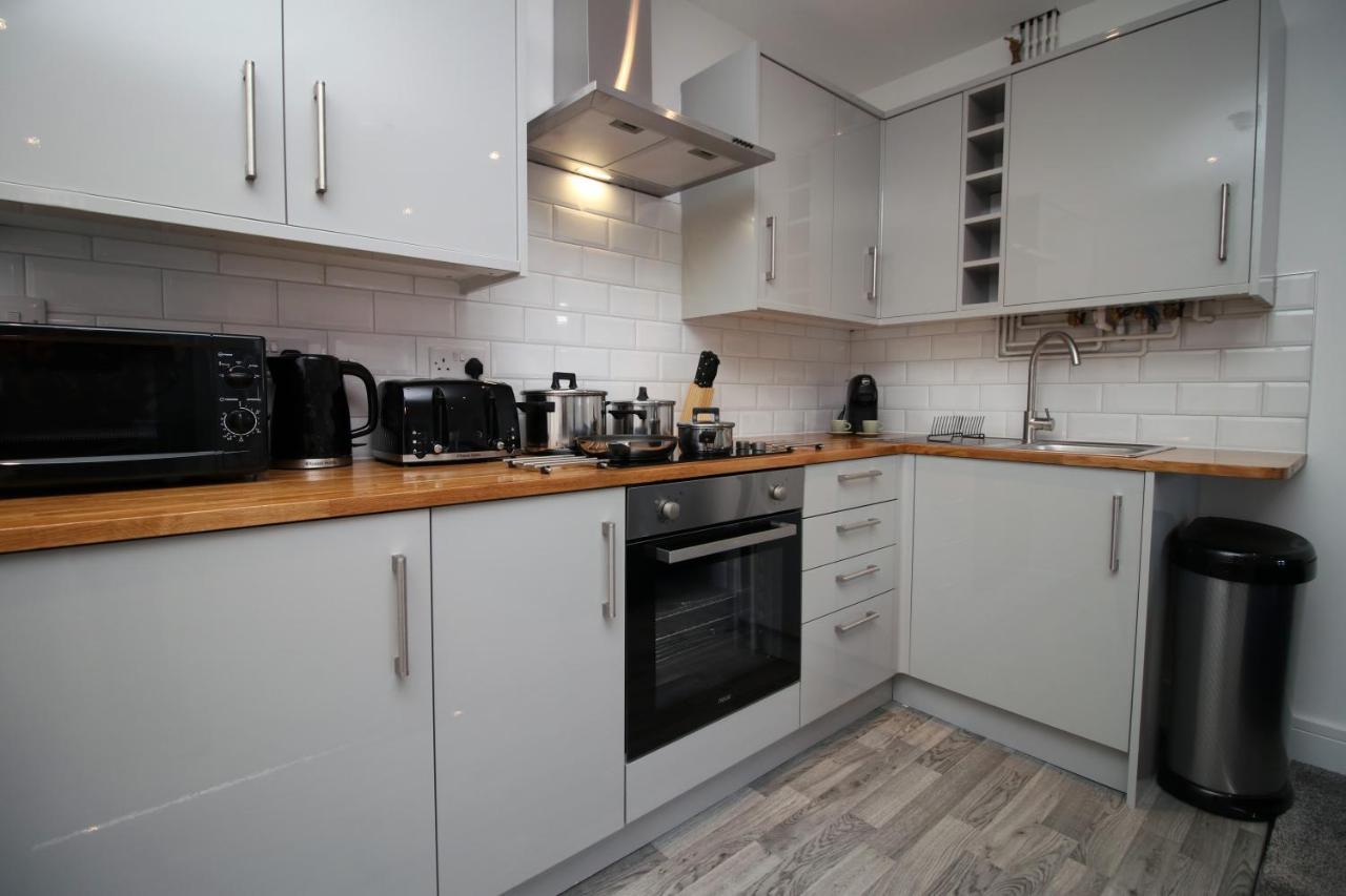 No 49 City Apartments, Perfect For Business And Leisure Stays, 10 Min Drive Into City Centre, Easy Access To Local Transport, 1Br And 2Br Available, Free Parking Cardiff Esterno foto