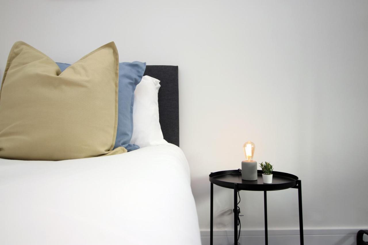 No 49 City Apartments, Perfect For Business And Leisure Stays, 10 Min Drive Into City Centre, Easy Access To Local Transport, 1Br And 2Br Available, Free Parking Cardiff Esterno foto